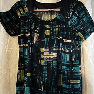 Worthington Stretch size M Short Sleeve Scoop Neck